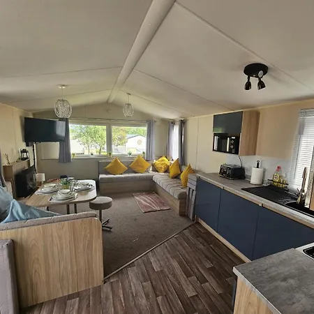 Alpstuga 3br Countryside Caravan Up To 7 Guests