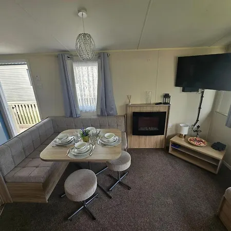 3br Countryside Caravan Up To 7 Guests Alpstuga