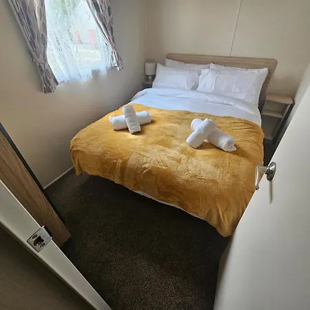 3br Countryside Caravan Up To 7 Guests Alpstuga