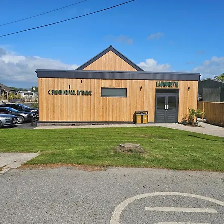 3br Countryside Caravan Up To 7 Guests Tosside