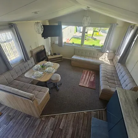 Alpstuga 3br Countryside Caravan Up To 7 Guests